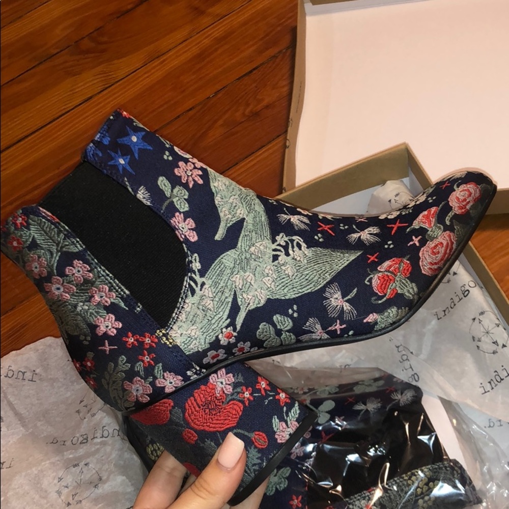Multicolored booties Indigo rd.